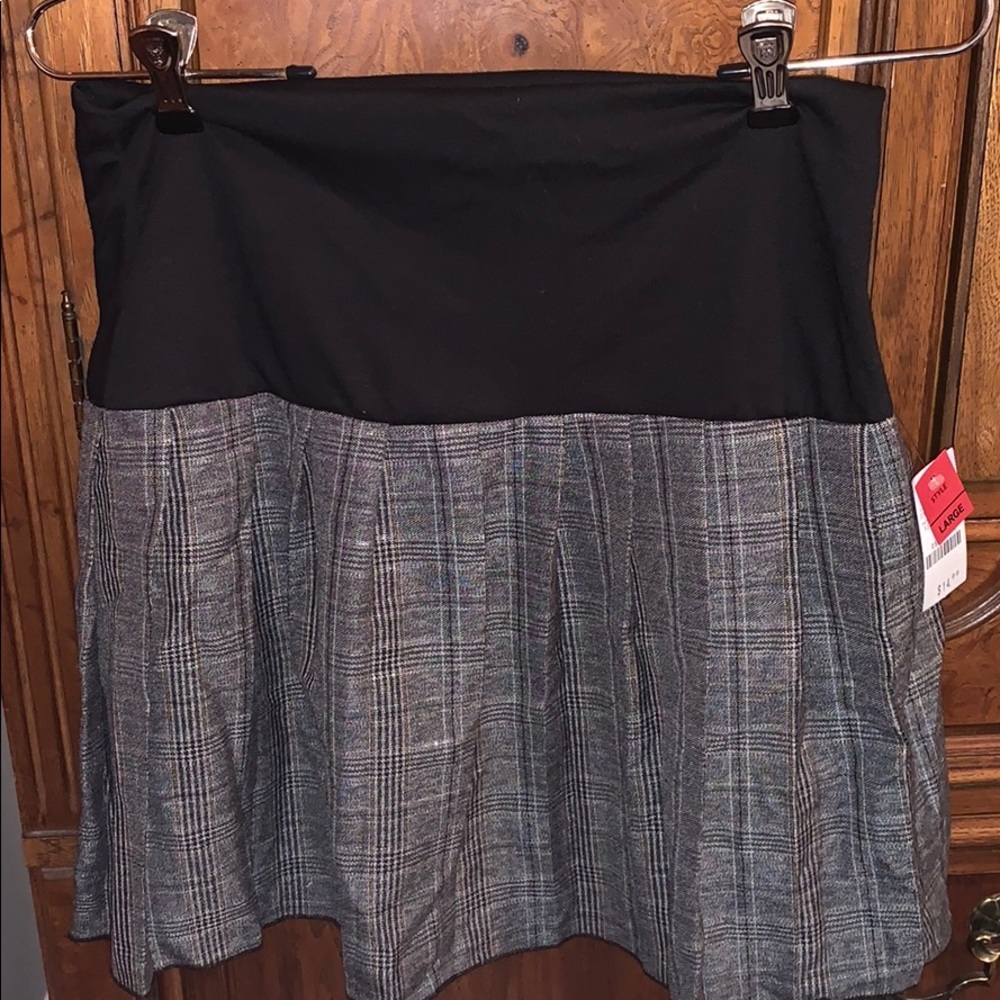 Gray plaid pleated skirt